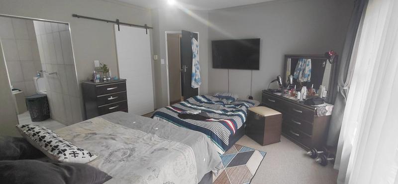 4 Bedroom Property for Sale in Pellissier Free State
